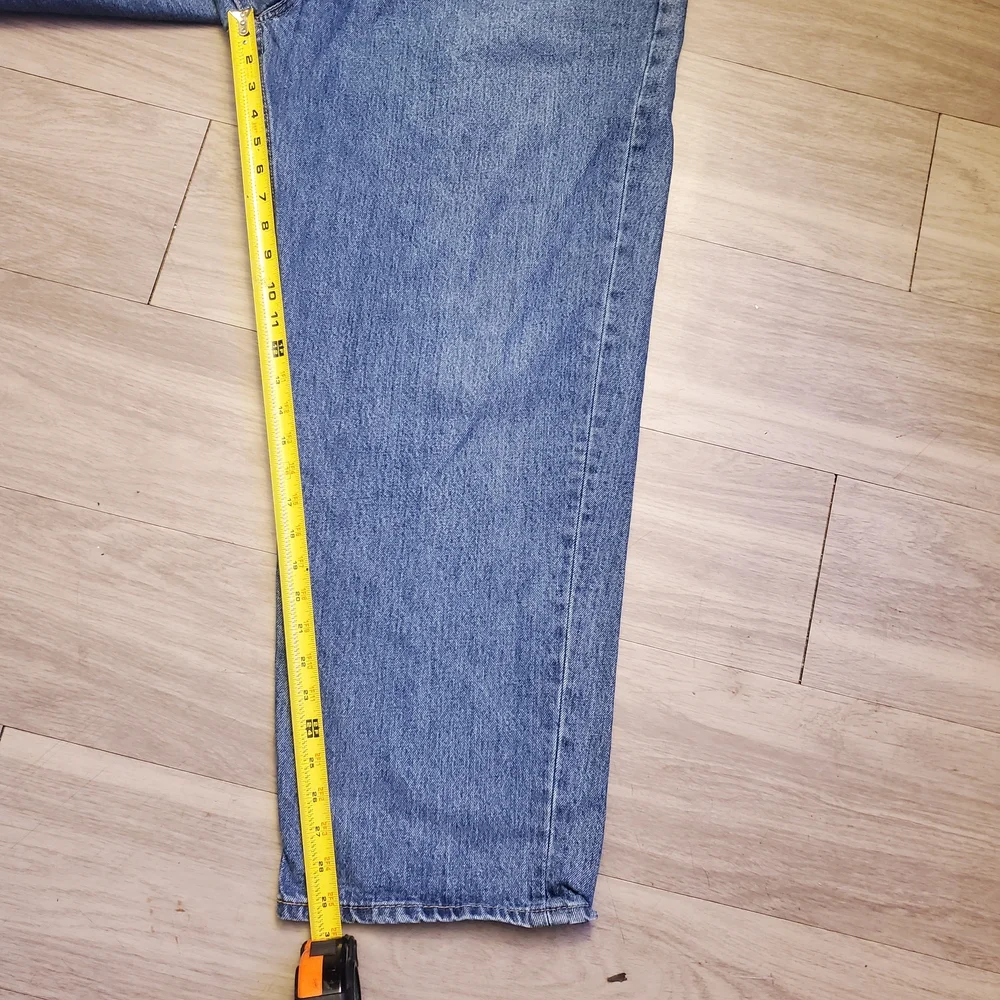 Levis excellent no